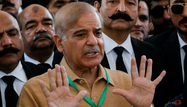 وزیراعظم شہباز شریف نے الیکشن کمیشن سے بڑی درخواست کردی