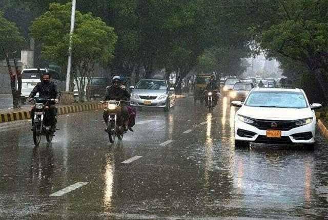 کراچی کے مختلف علاقوں میں بارش