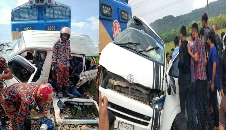 بنگلہ دیش: طلباء کی بس اور ٹرین کے تصادم میں 11 افراد ہلاک