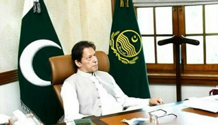 وزیراعلیٰ پنجاب کی کرسی پربیٹھنےپر(ن)لیگ کا عمران خان سے معافی کامطالبہ