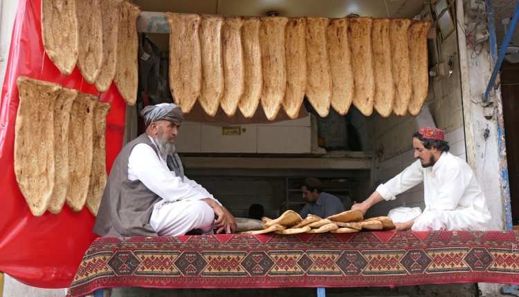 مہنگائی کے تناسب سے نیا نرخ نامہ جاری نہ کیا تو تندور بند کردیں گے، نانبائیان کوئٹہ