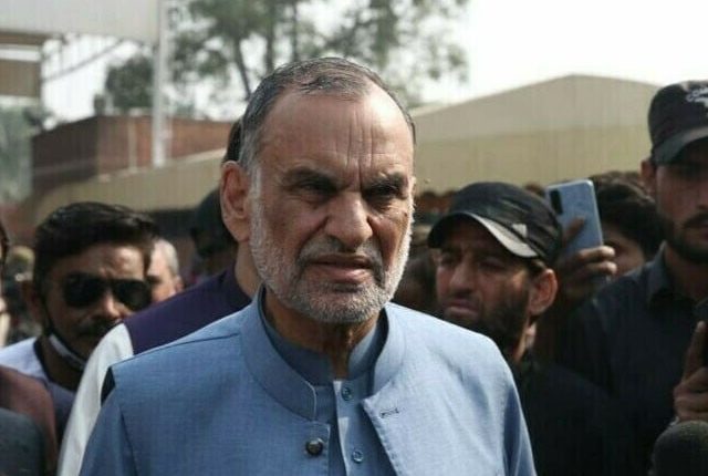 اعظم سواتی پر مقدمات؛ سندھ حکومت، پراسیکیوٹر جنرل اور آئی جی کو نوٹس