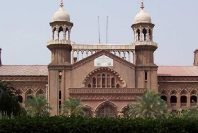 16 لیگی ارکان کا تحریک عدم اعتماد سیشن میں شرکت کیلیے عدالت سے رجوع