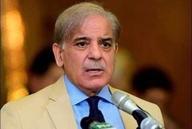 مجھ سمیت پوری اشرافیہ کو قربانی و ایثار کا مظاہرہ کرنا ہوگا، وزیراعظم